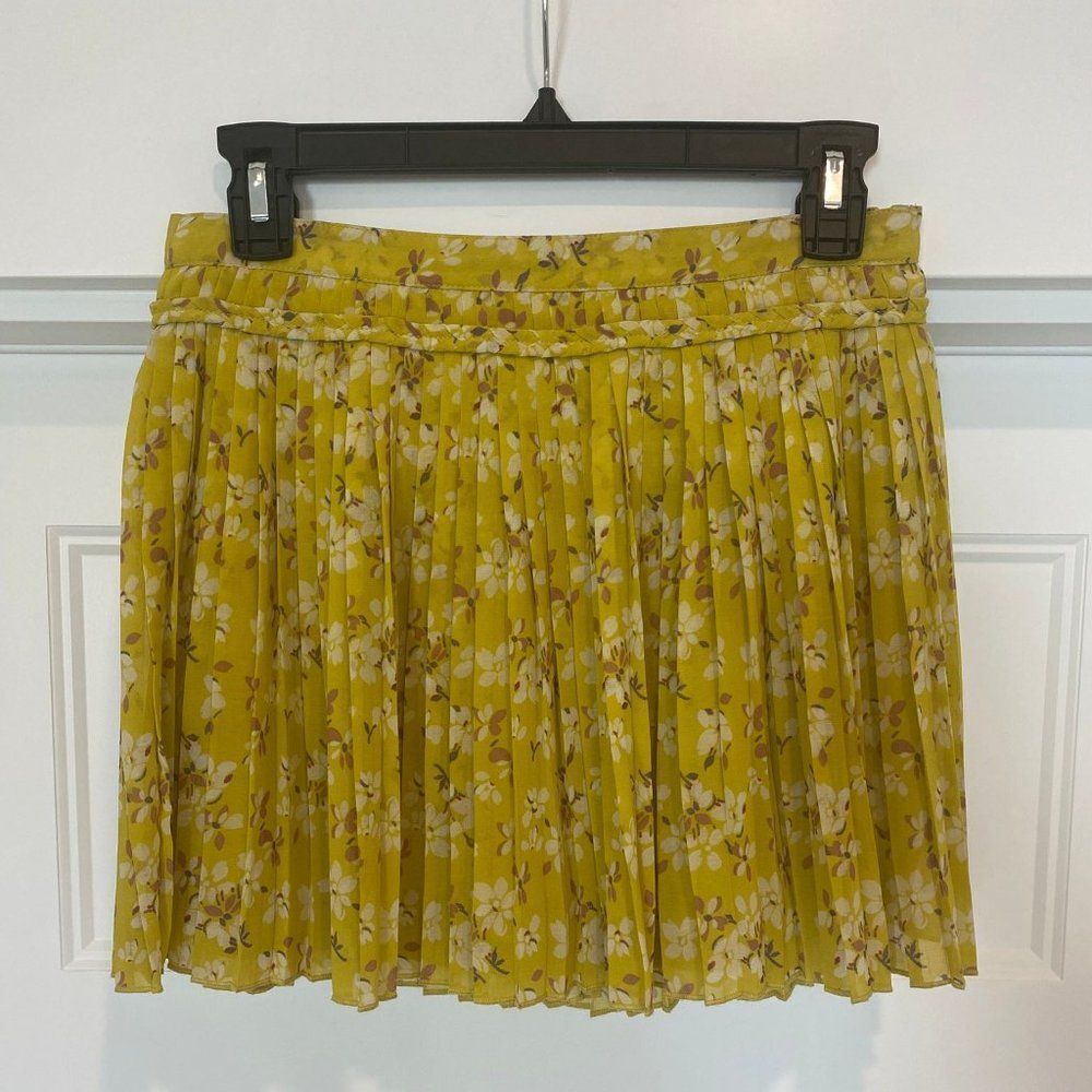 American Eagle Outfitters Chic Yellow Floral Feminine Pleated Mini Skirt, 0/XS - Picture 3 of 11